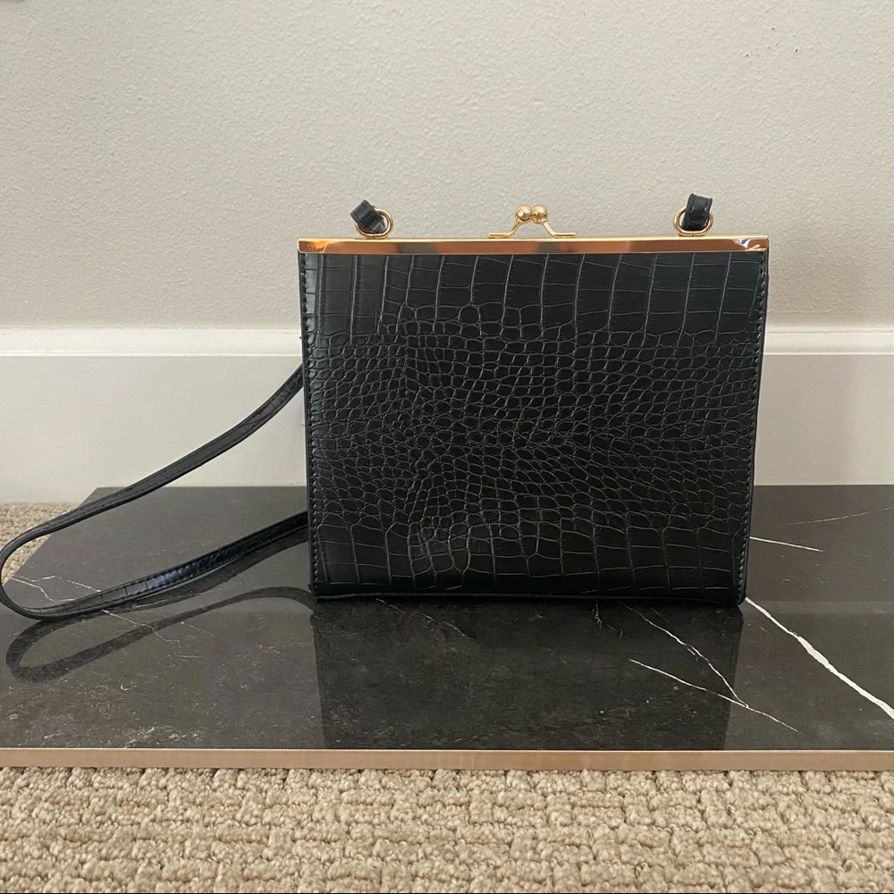 Faux Black Croc Crossbody Purse - Picture 1 of 8